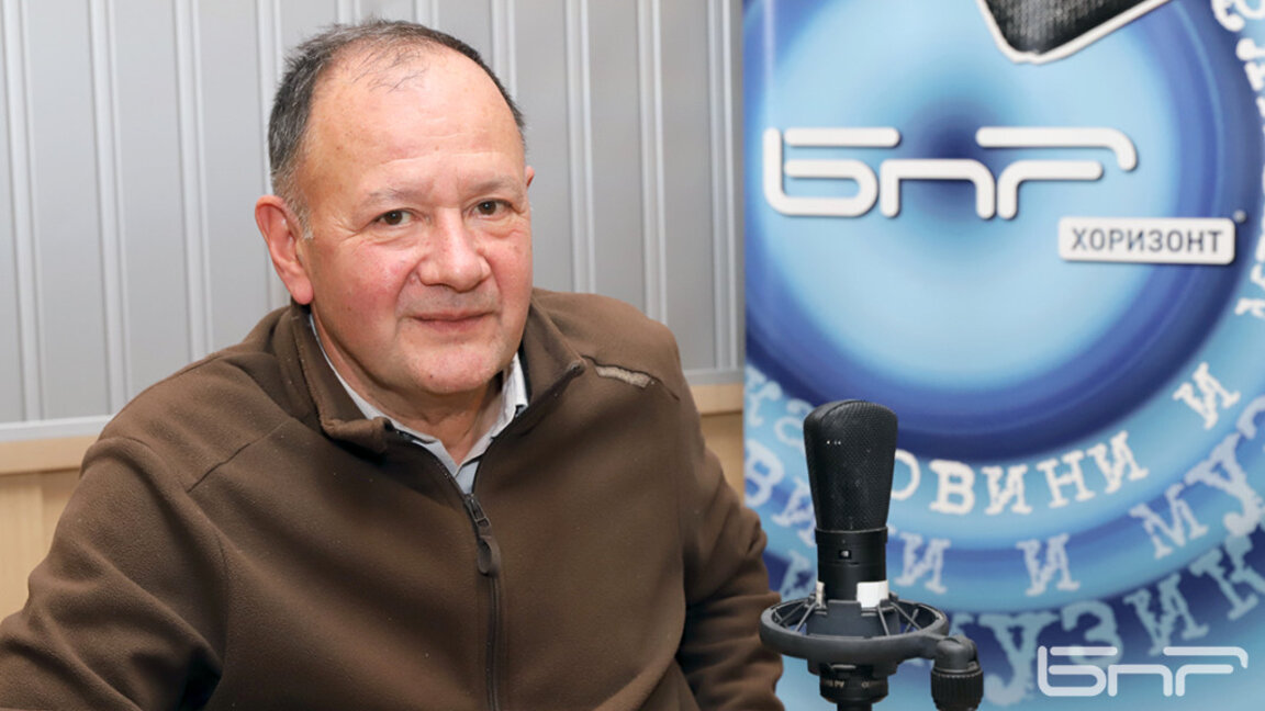 Михаил Миков