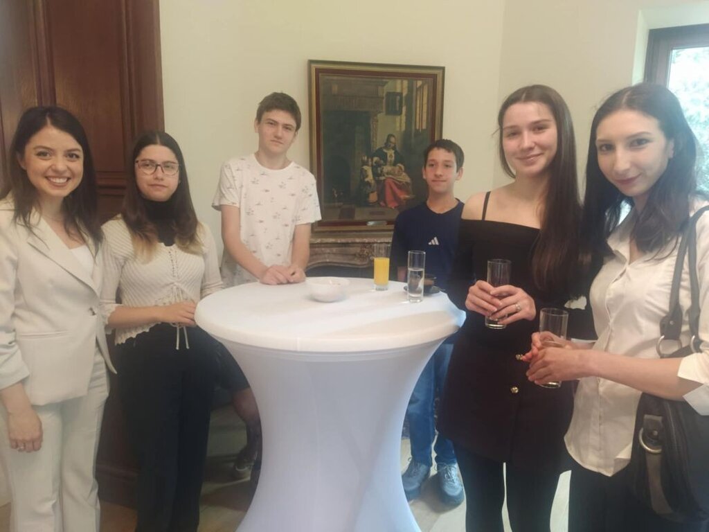 The paths after graduation – Bulgarian high school graduates in Brussels
