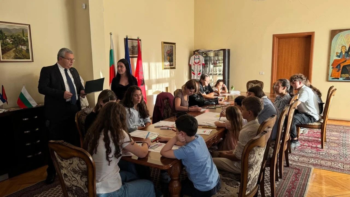 Shkolla e së dielës “Hristo Botev” në Tiranë hapi dyert për fëmijët bullgarë