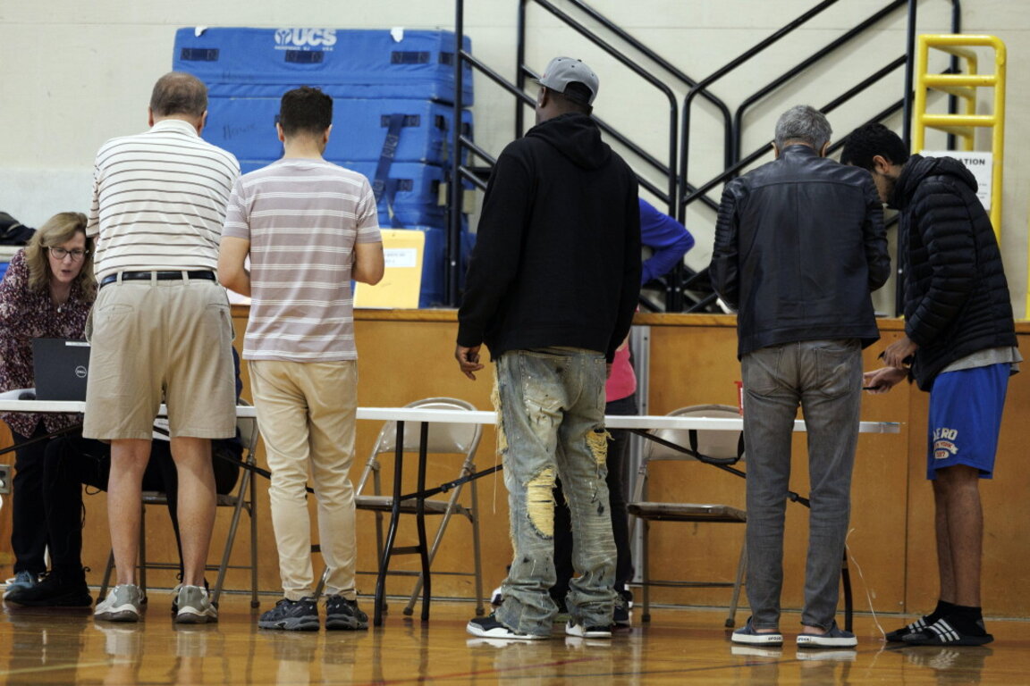 Първи предварителни резултати след вота в САЩ