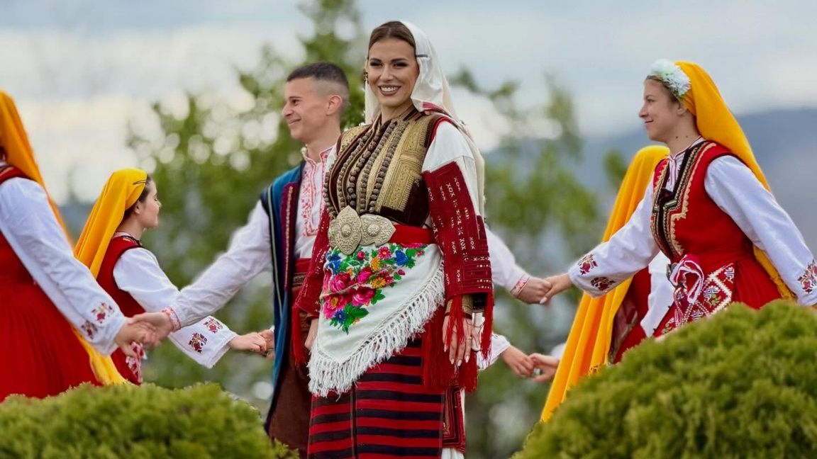 Анастасия Баткова с нова песен - "Щом е мило моме"