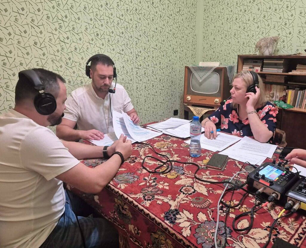 "Чуй лятото" от хола на ретро соцапартамент-музей в Димитровград