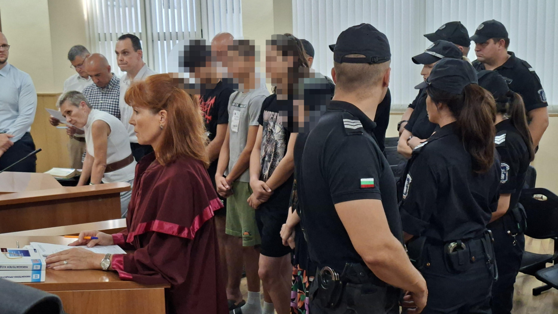 Оставиха в ареста петимата тийнейджъри, пребили до смърт мъж в Пловдив