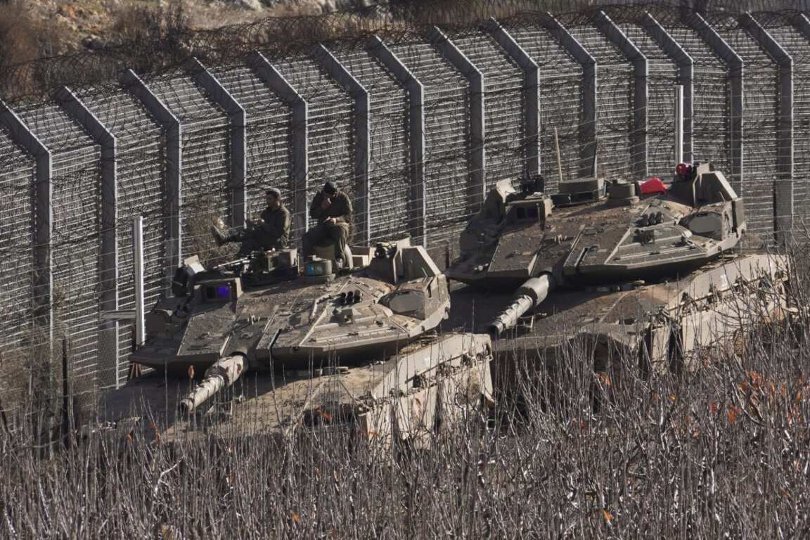 Преговорите за прекратяване на огъня карат Израел да планира изтегляне на свои войски от Газа