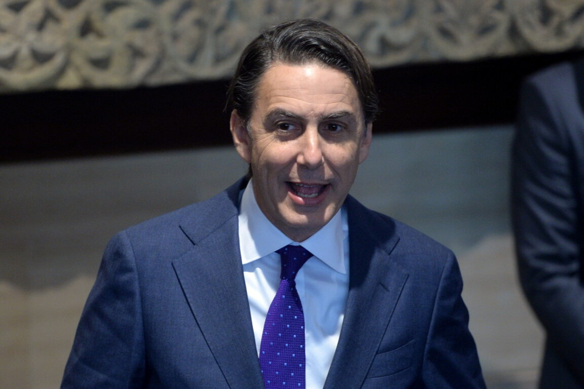 Еймъс Хохстийн