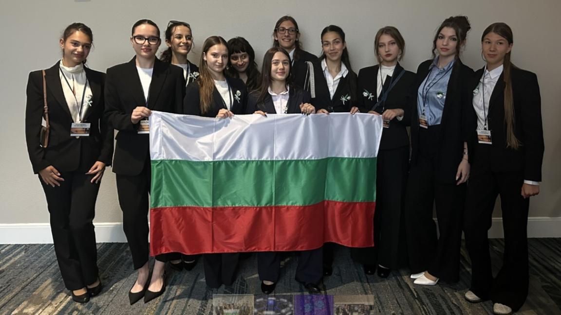 Μαθητές με βραβείο από Παγκόσμιο Διαγωνισμό για πρότζεκτ για διαστημική αποικία