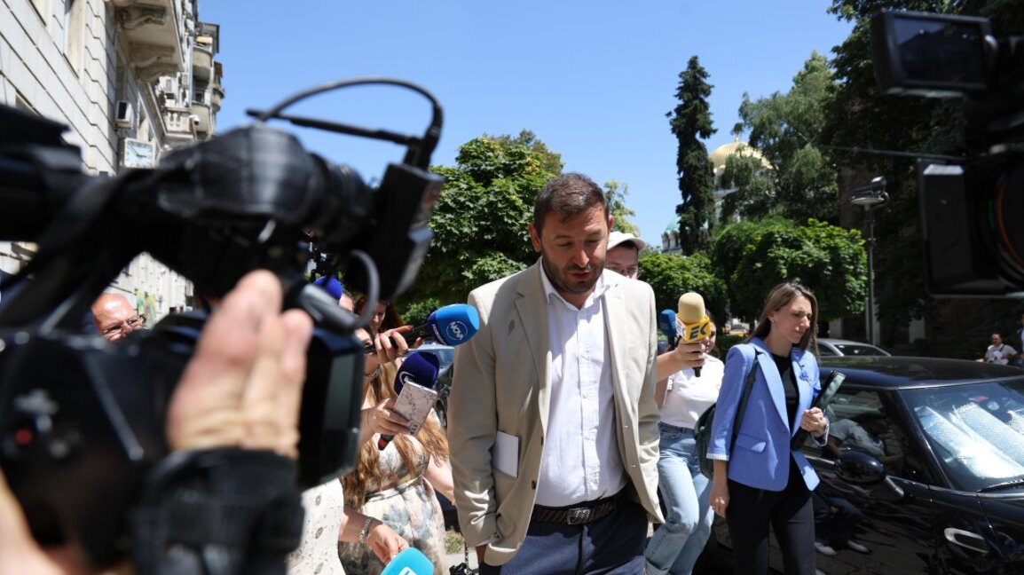 Никола Барбутов