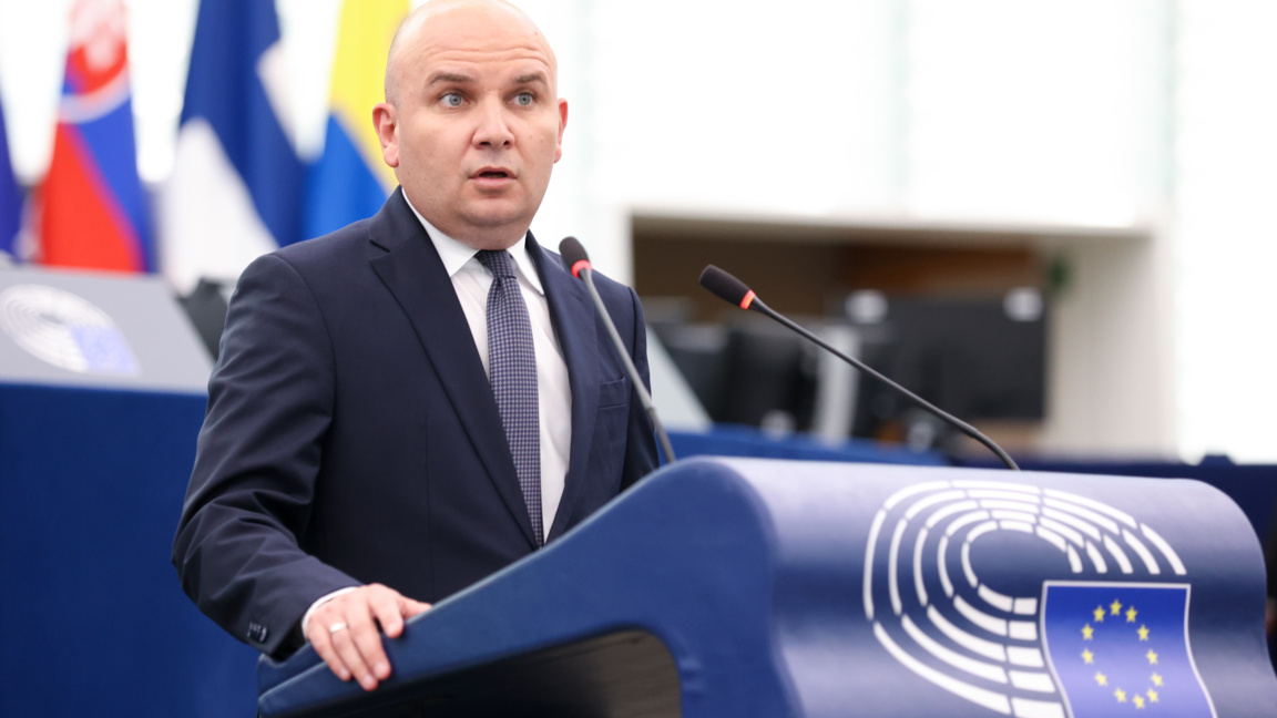 Българският евродепутат от групата на „Обнови Европа“ Илхан Кючюк