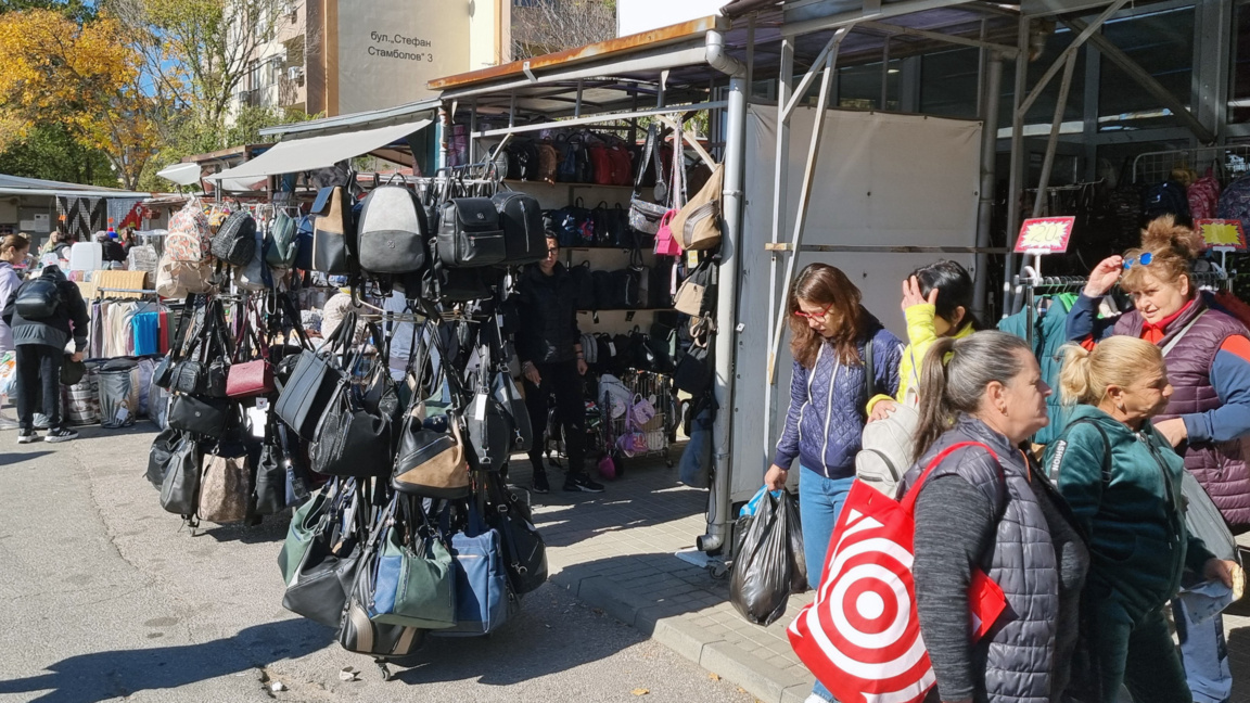 Vânzările cu amănuntul au scăzut cu 0,5% în ianuarie față de luna precedentă