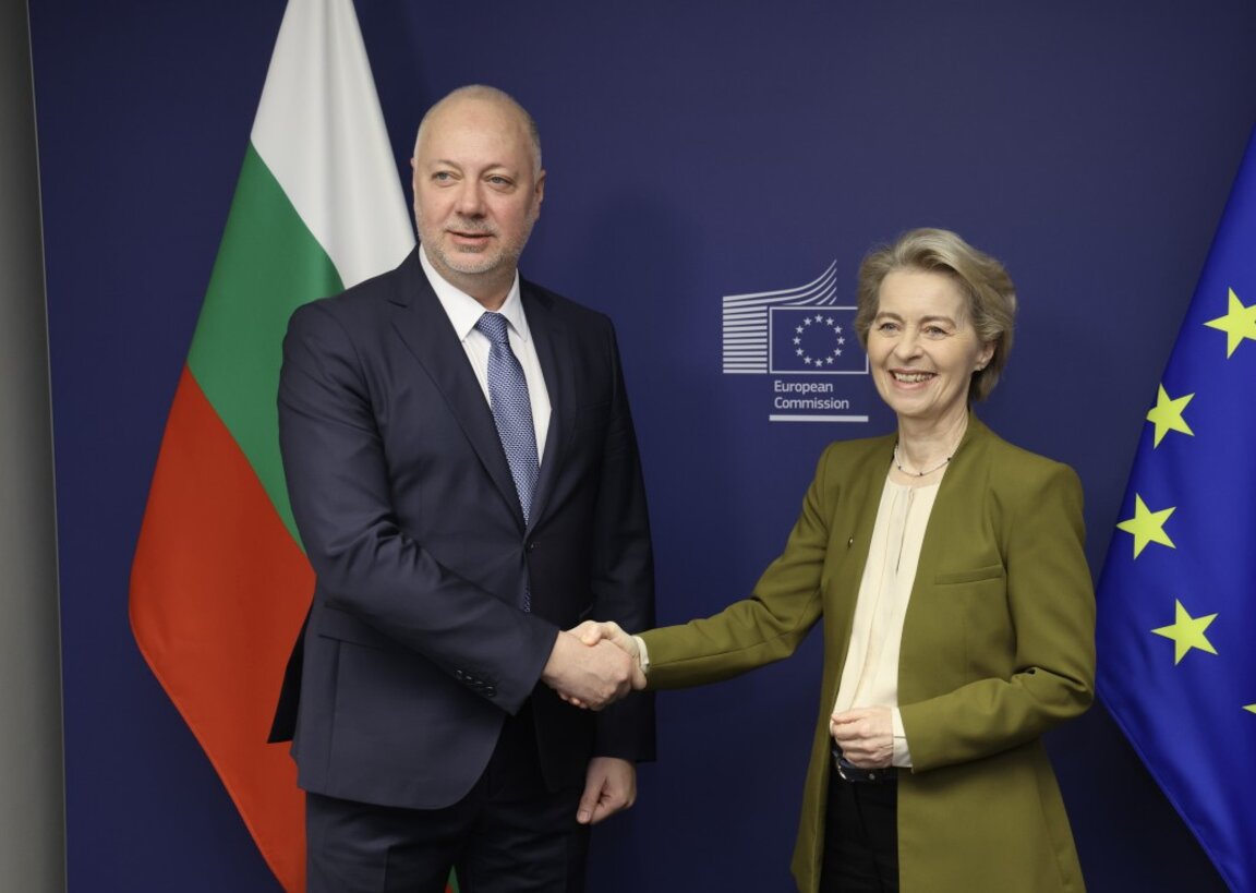 Премиерът Росен Желязков с председателката на ЕК Урсула фон дер Лайен.