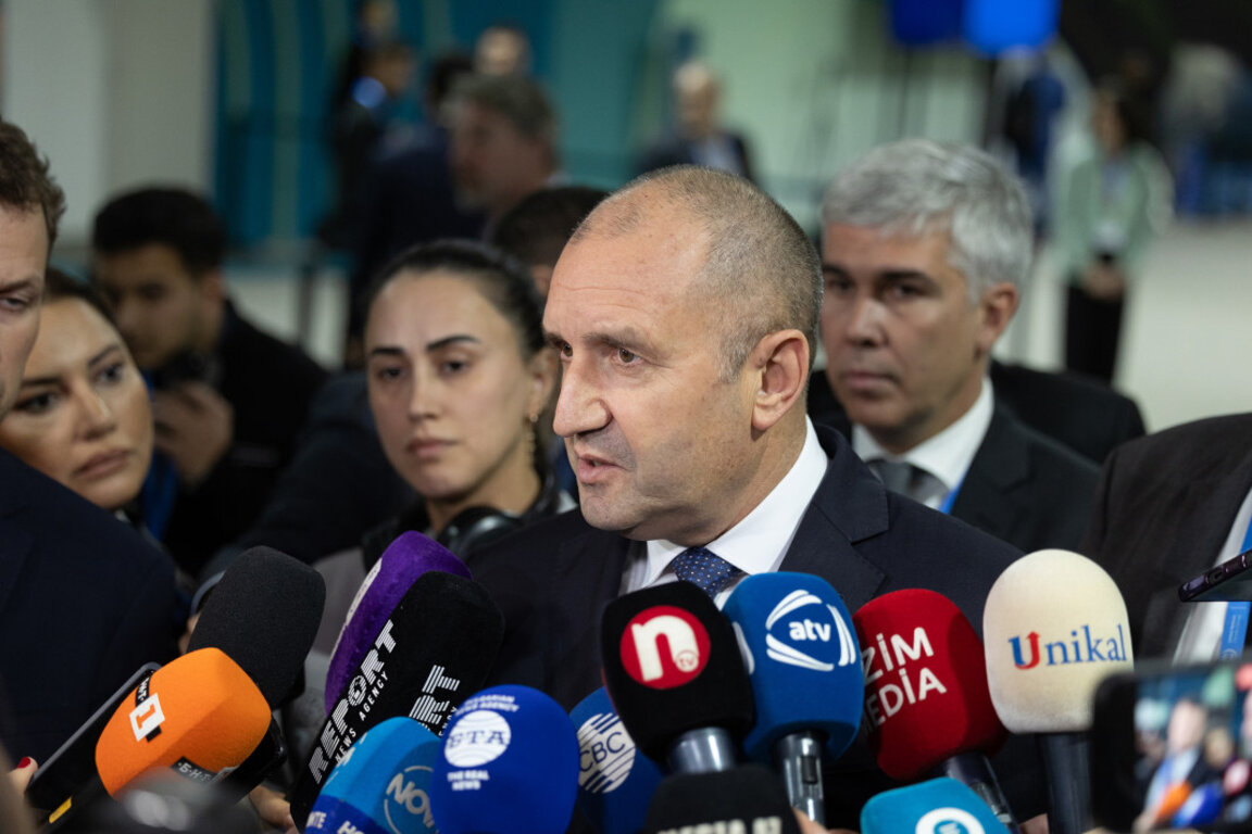 Президентът Румен Радев говори с представителите на медиите в Баку -  13 ноември 2024 г.