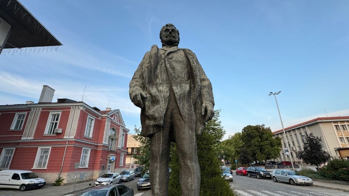 Pavel Bobekov y la gramática del Levantamiento de abril