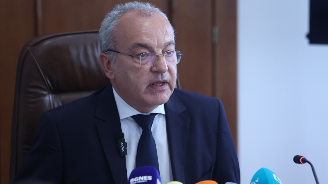 Вицепремиерът и министър на финансите Гълъб Донев дава брифинг, на който представя основните параметри в проекта на бюджета за 2026.