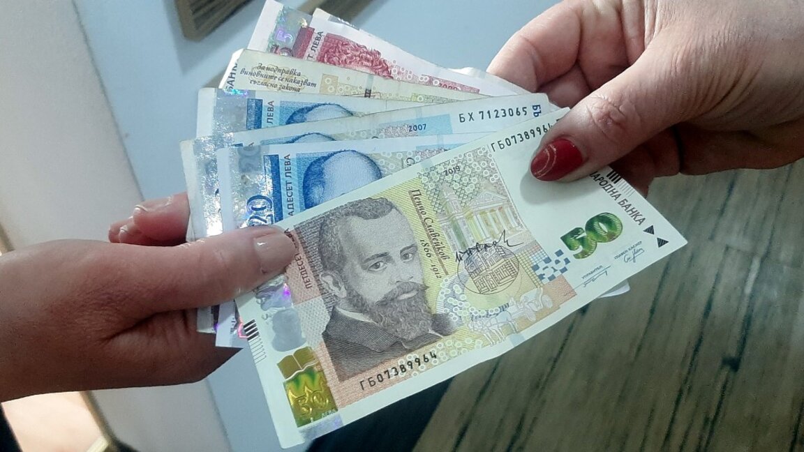 Ще има ли нова минимална заплата от догодина?