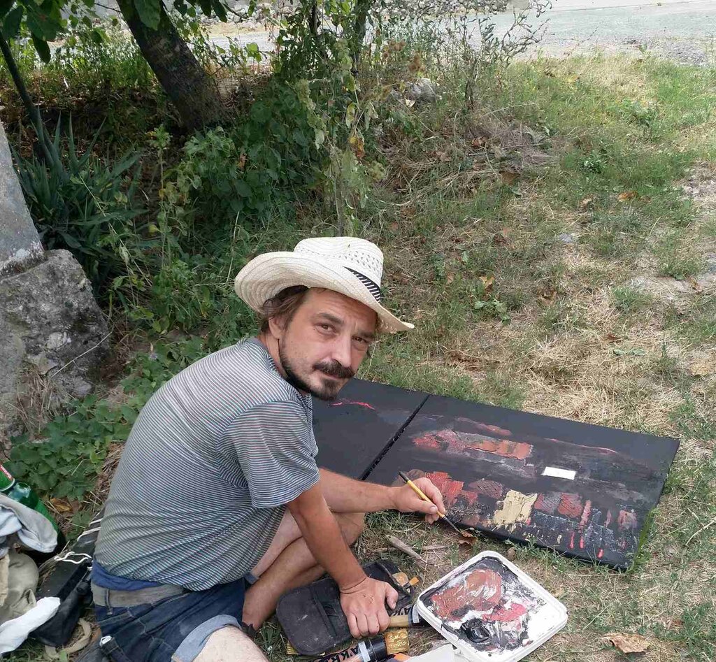 Благотворителна изложба събира средства за читалището в Остра могила