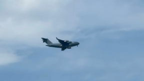 Un avión militar estadounidense aterriza en Burgas para repostar
