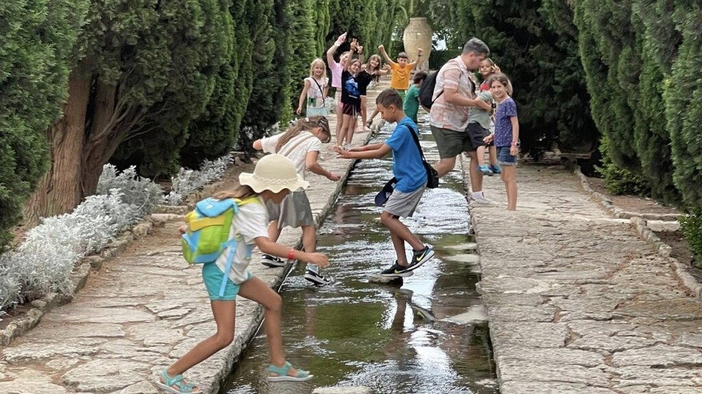 Lección sobre Bulgaria: camino al autoconocimiento con la escuela “Rodolyubie” 
