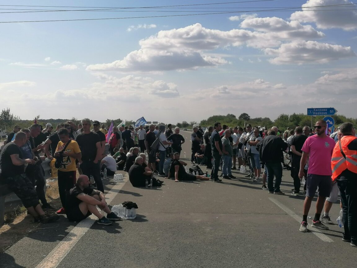Протестиращите миньори и енергетици решават днес какви действия ще предприемат