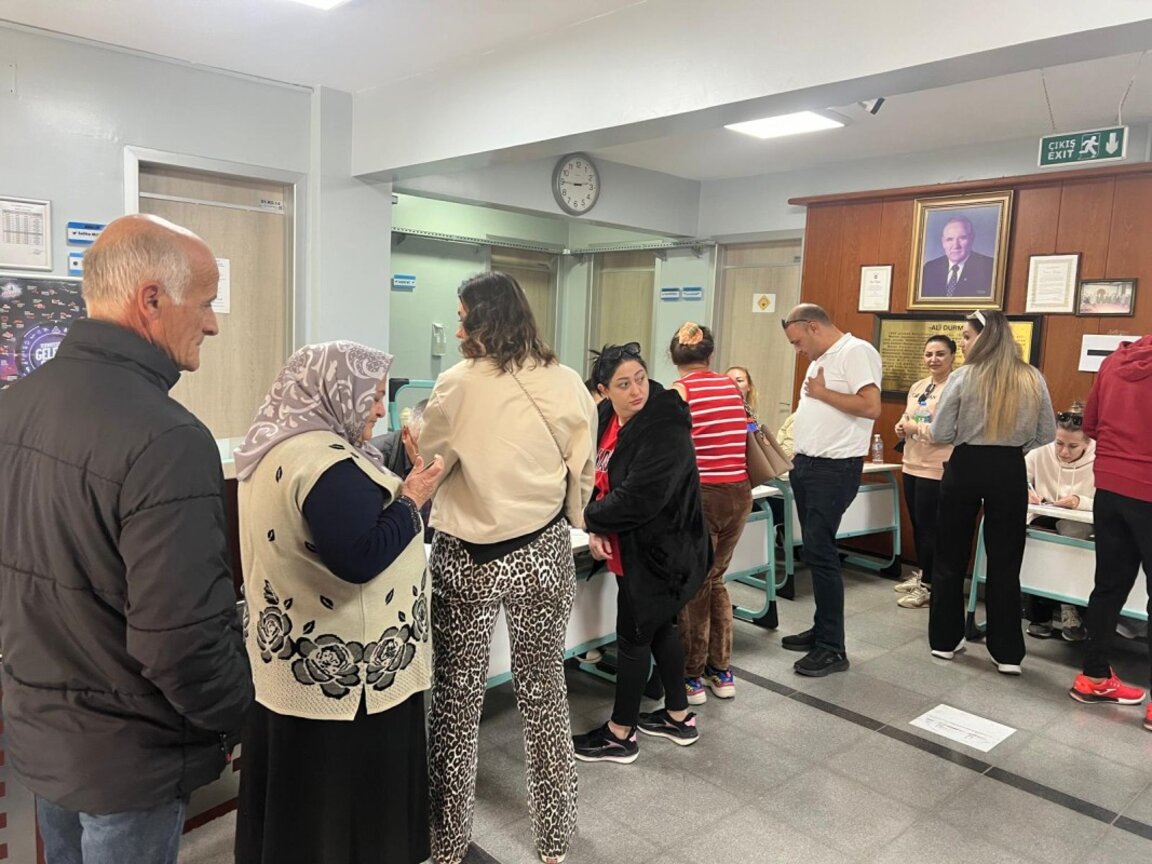 Слаба избирателна активност на изборите за НС в Турция