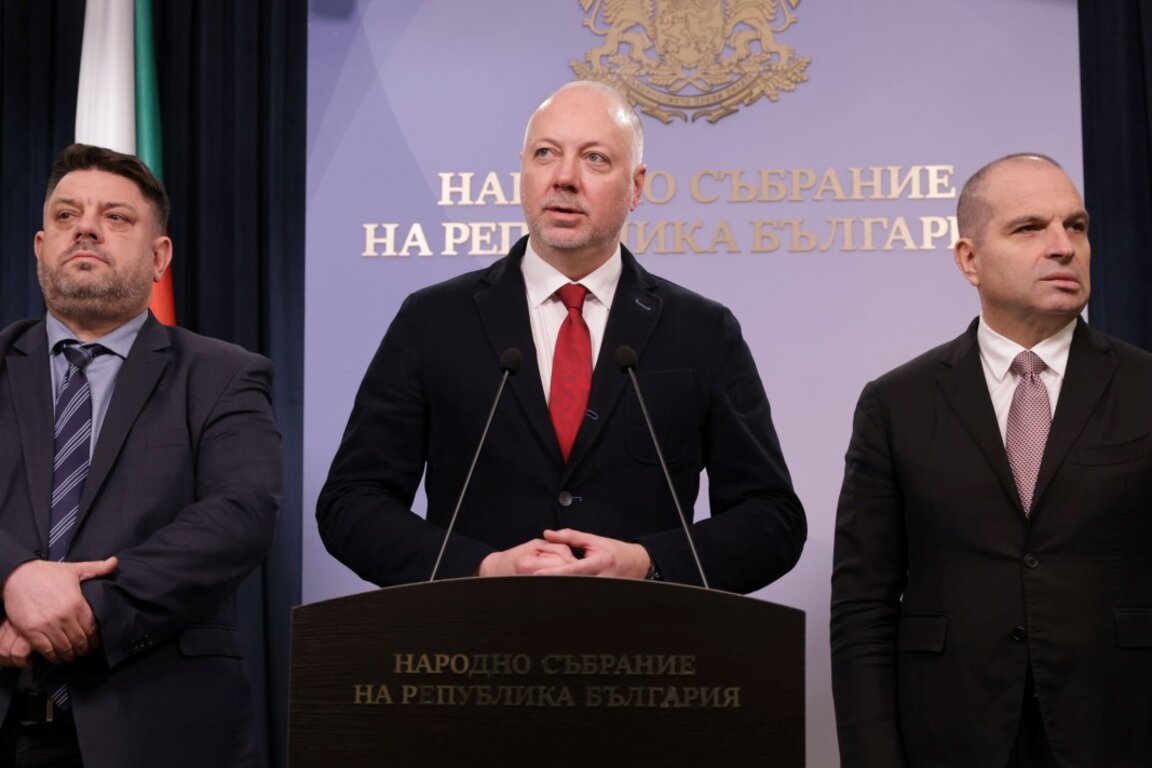 Отляво надясно - Атанас Зафиров, Росен Желязков, Гроздан Караджов