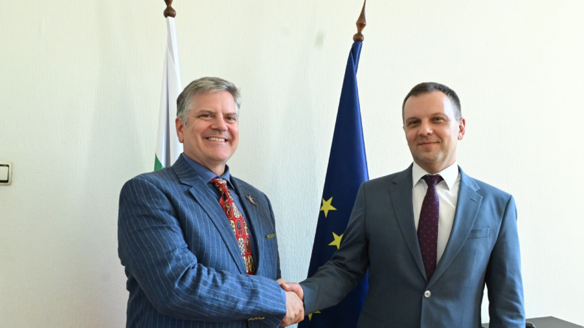 Ministri i Drejtësisë dhe i Ngarkuari me Punë i SHBA nisin takime të rregullta