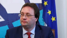 Доц. Златогор Минчев: България едва ли е готова за 100% машинно гласуване