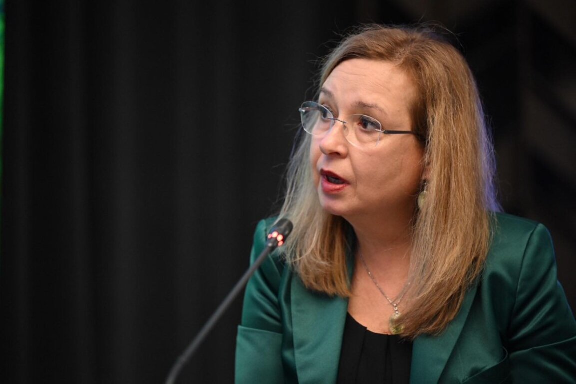 Зорница Русинова