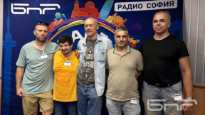 С мелодичен рок група "Кадифе" повдига духа