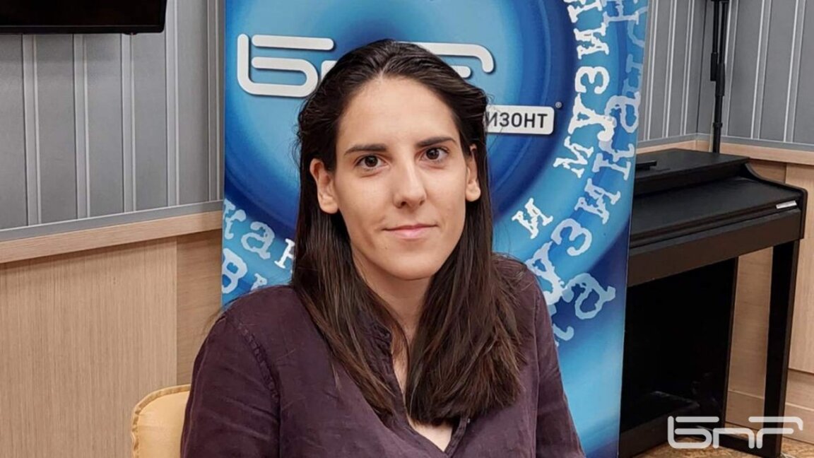 Меги Попова